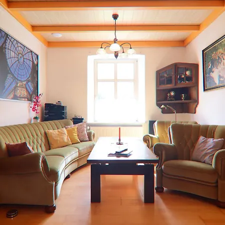 Apartment Im Gutshaus Alt Krassow Inmitten Der