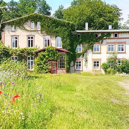 Im Gutshaus Alt Krassow Inmitten Der * Lalendorf
